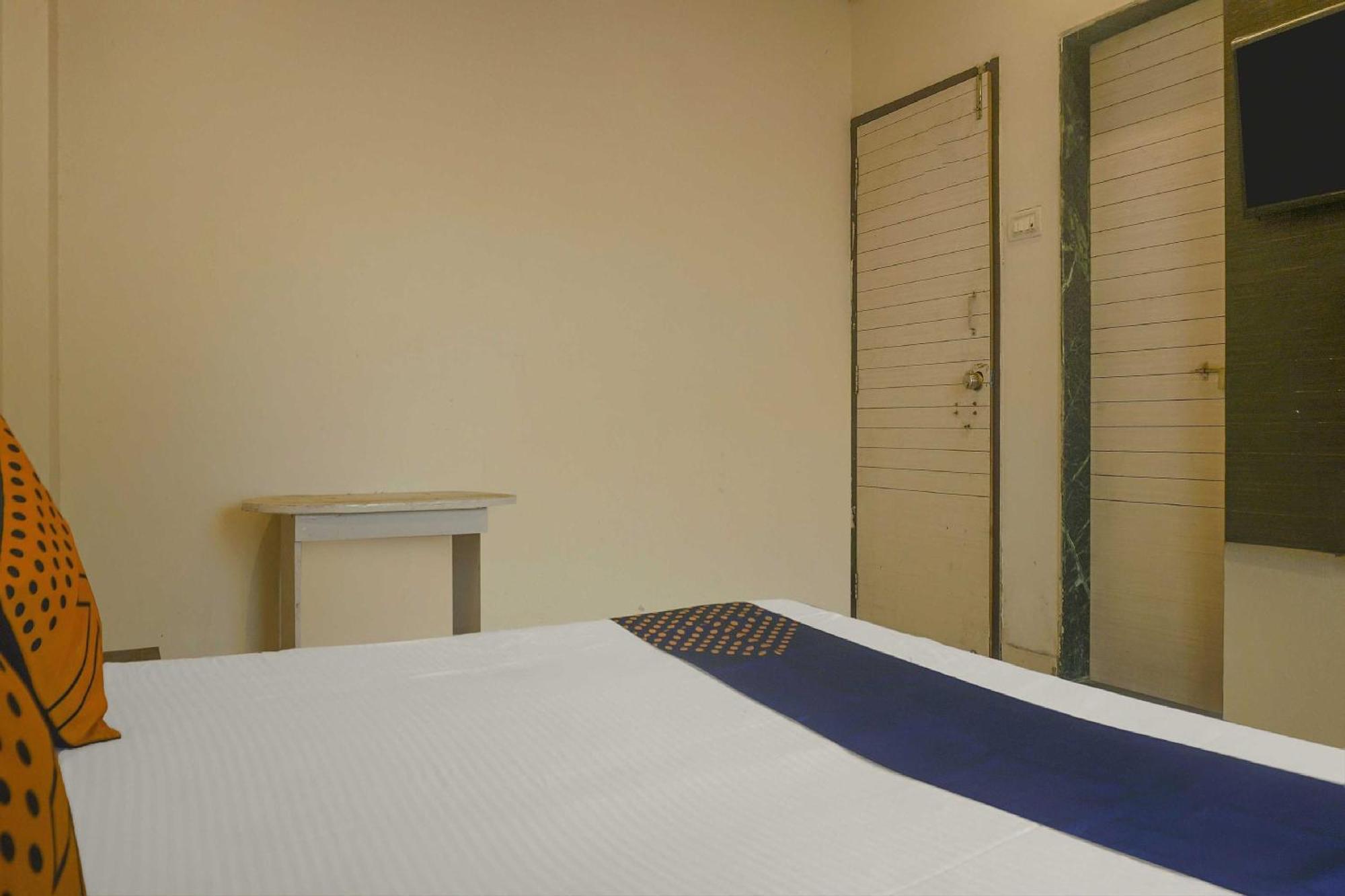 Hotel O Peacock Lodging Kharakvasla Luaran gambar