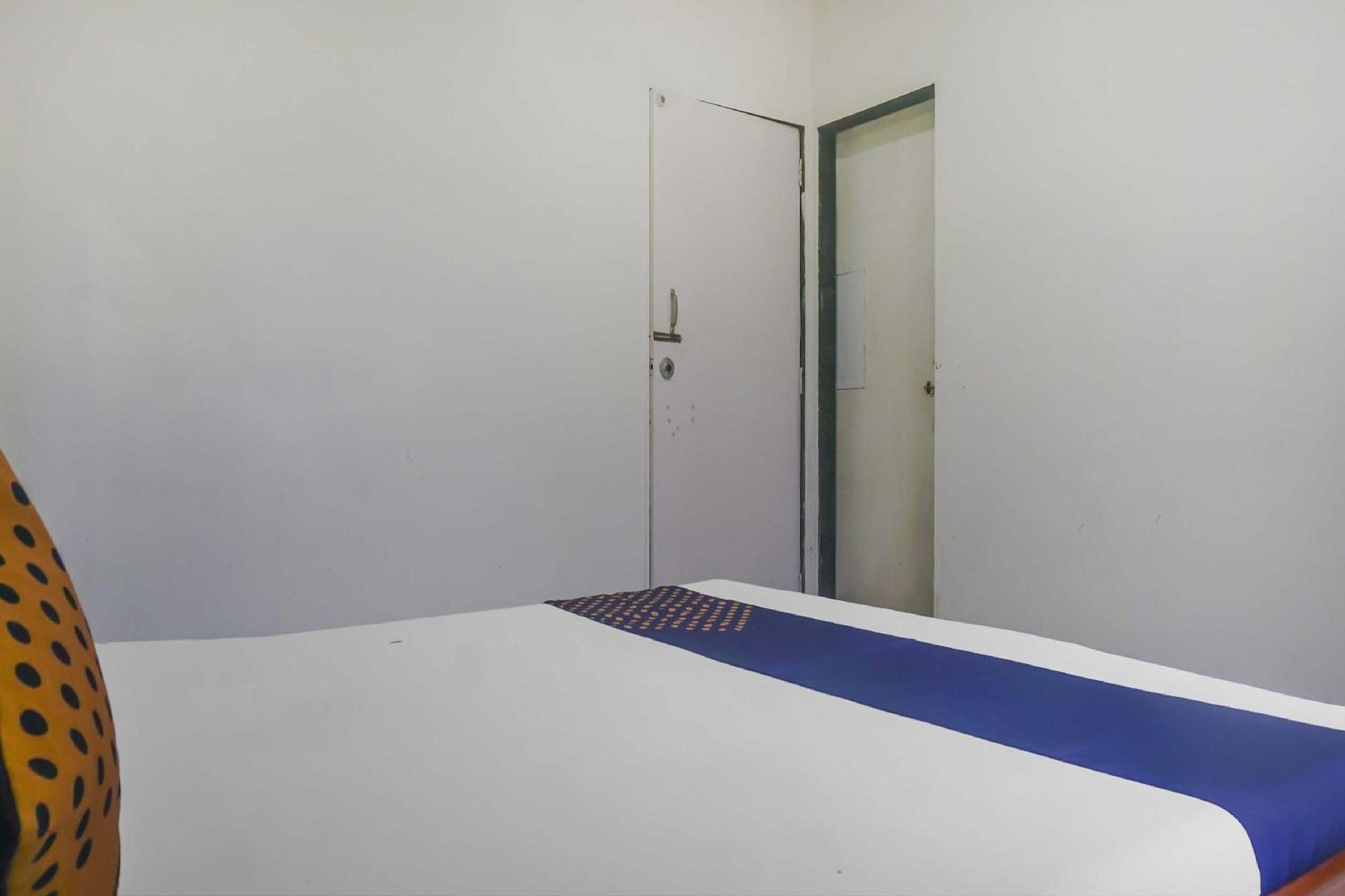 Hotel O Peacock Lodging Kharakvasla Luaran gambar