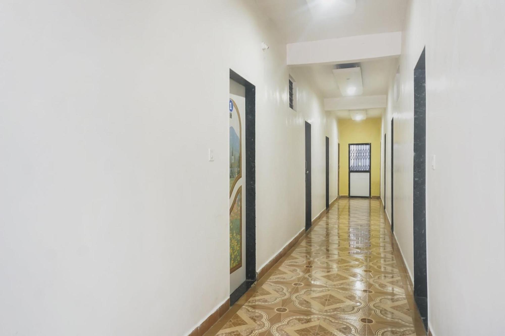 Hotel O Peacock Lodging Kharakvasla Luaran gambar