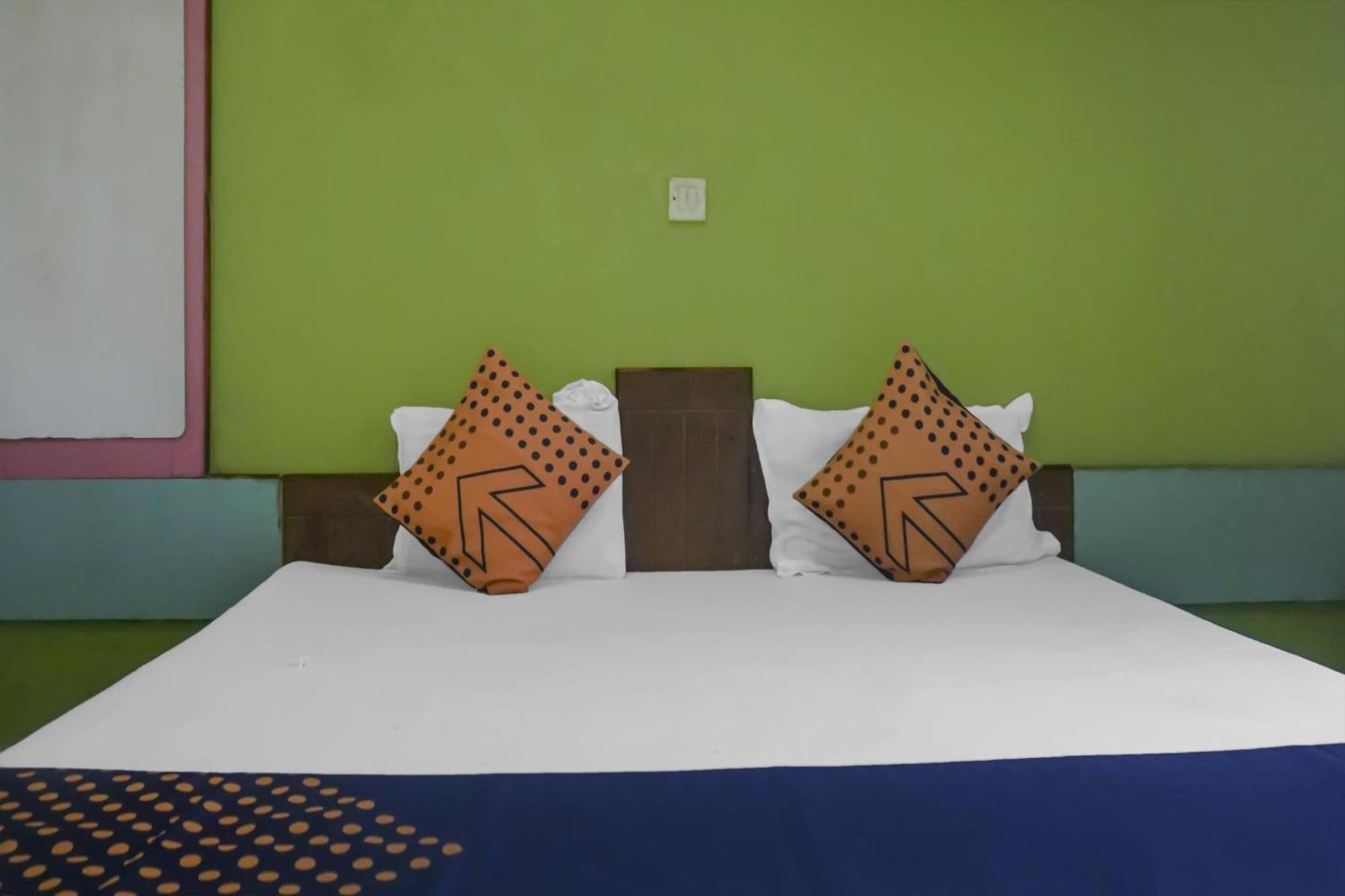 Hotel O Peacock Lodging Kharakvasla Luaran gambar