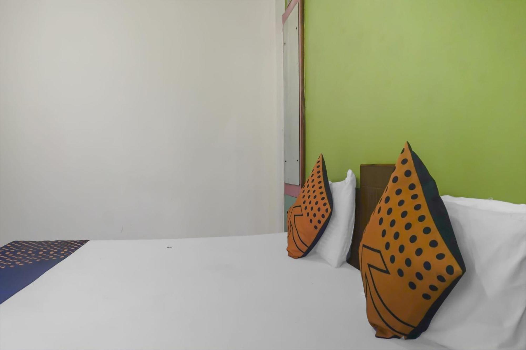 Hotel O Peacock Lodging Kharakvasla Luaran gambar