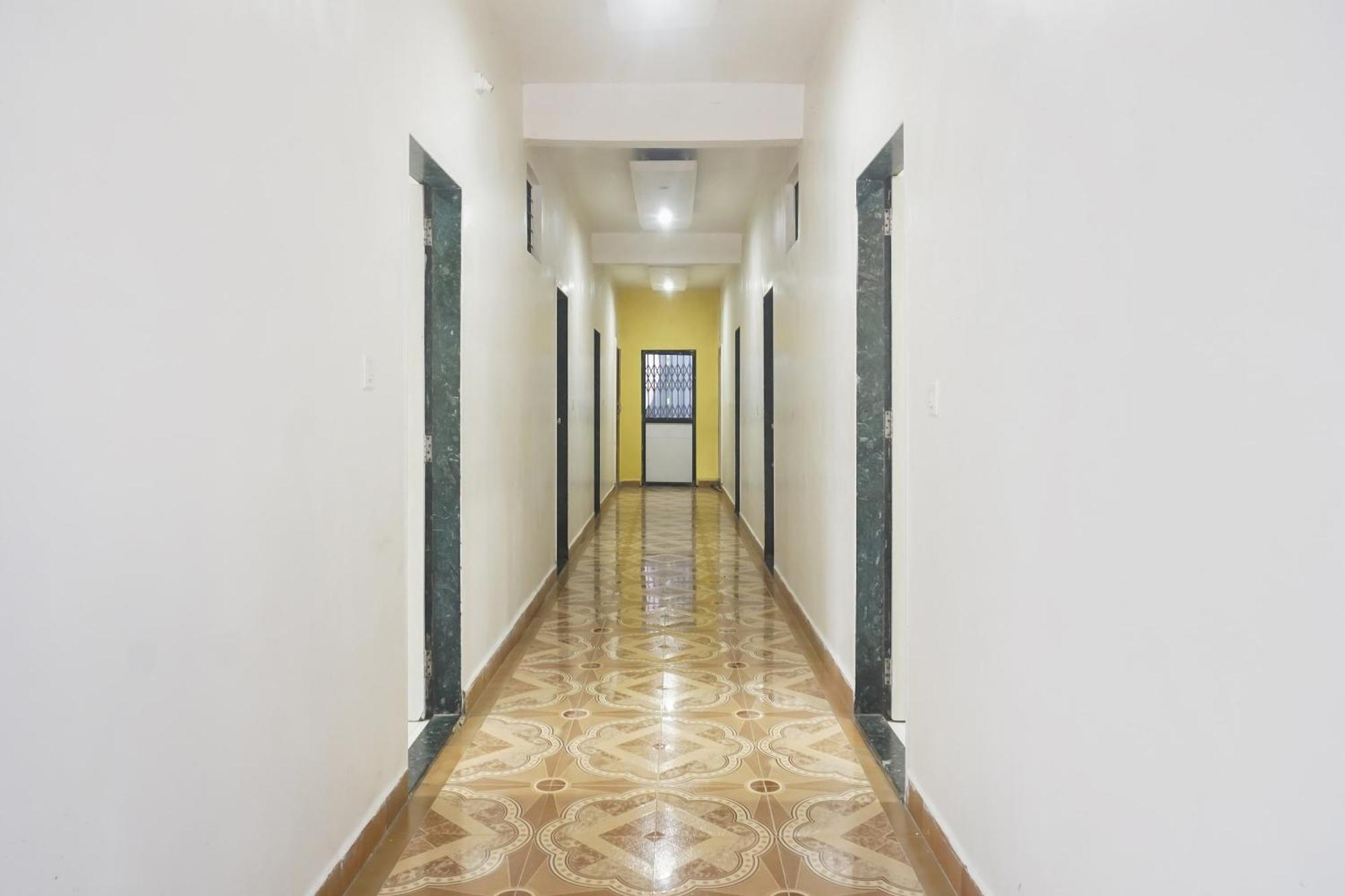 Hotel O Peacock Lodging Kharakvasla Luaran gambar
