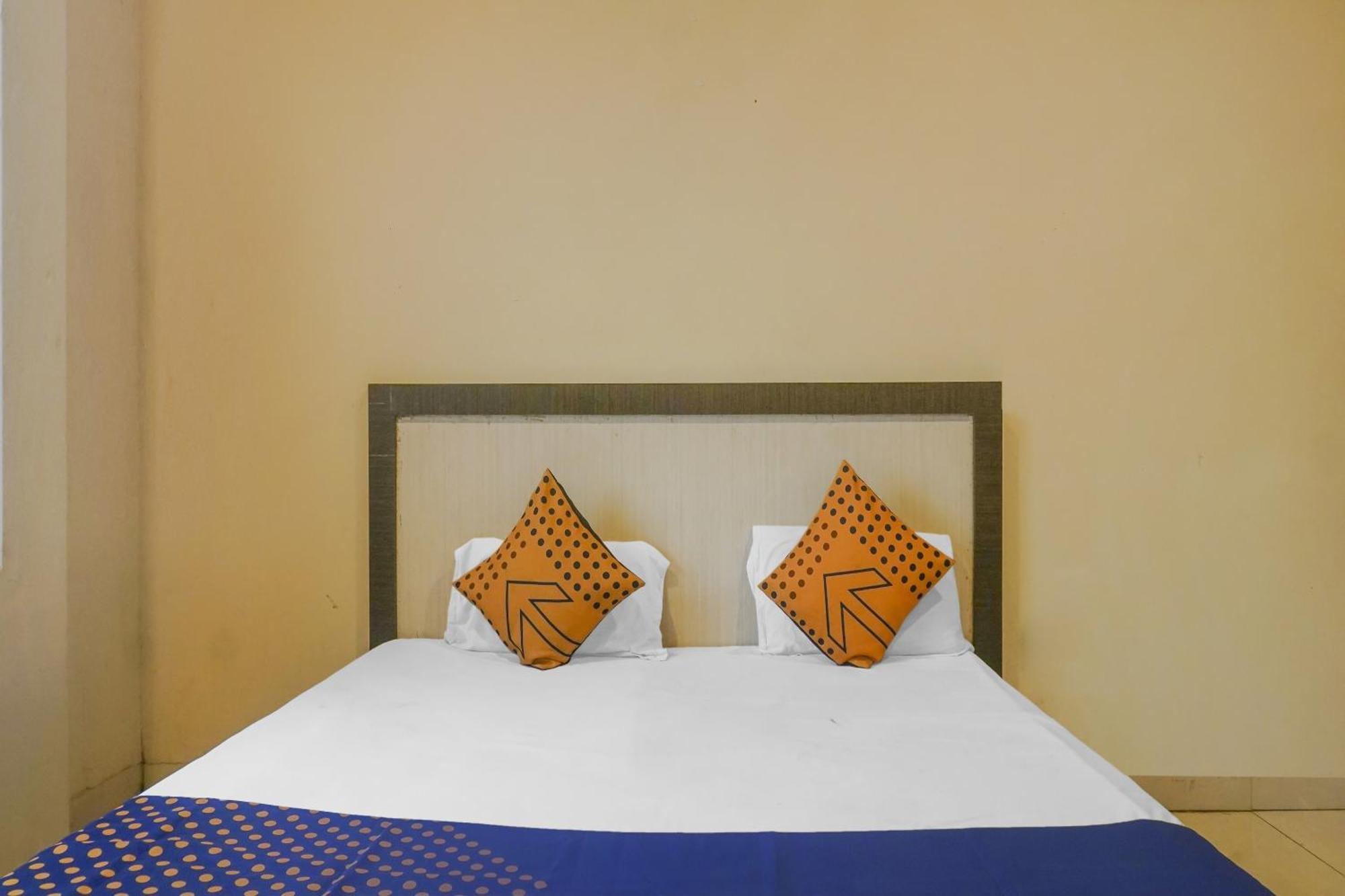 Hotel O Peacock Lodging Kharakvasla Luaran gambar