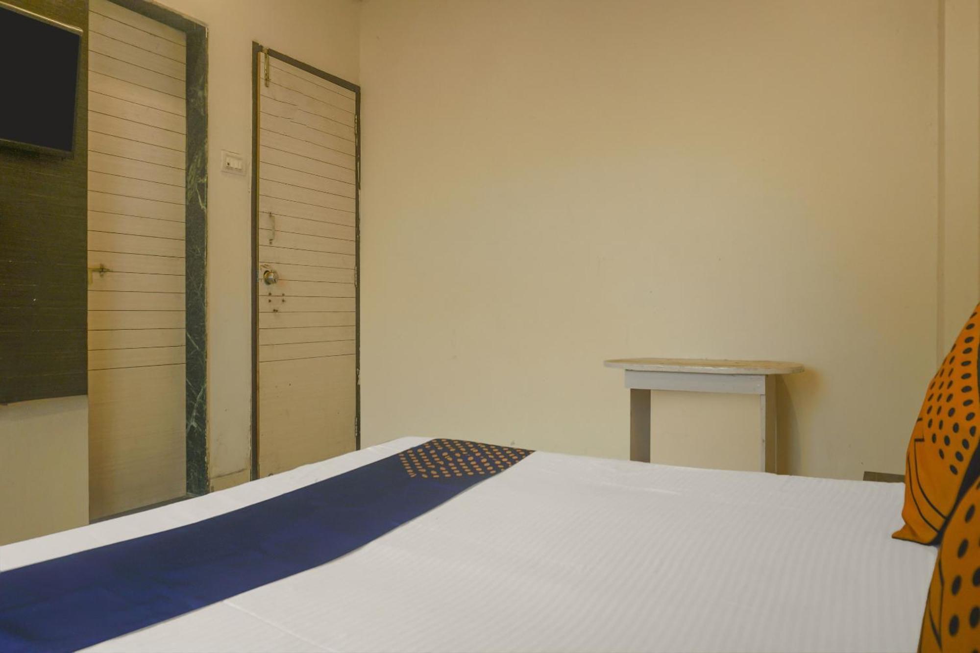 Hotel O Peacock Lodging Kharakvasla Luaran gambar
