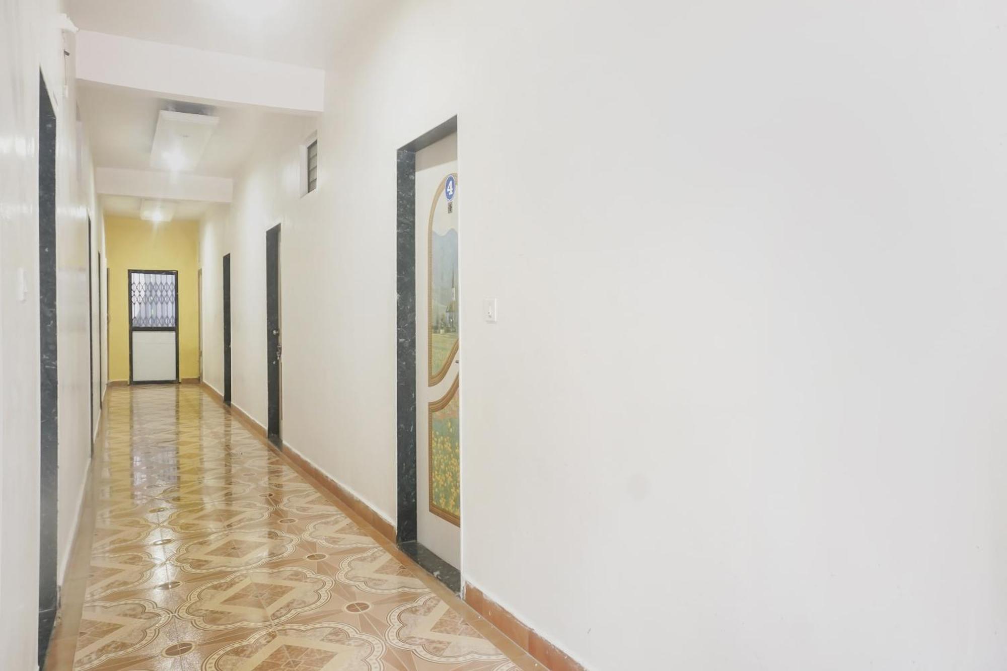 Hotel O Peacock Lodging Kharakvasla Luaran gambar